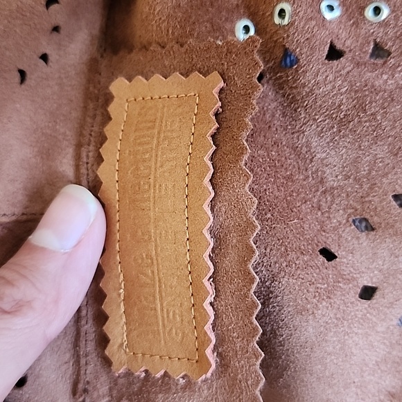 Amaize Collections suede vest/cape (no size) - Picture 3 of 4